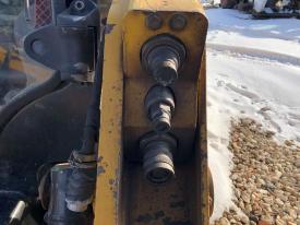 CAT 232D Equip Auxiliary Coupler - Used