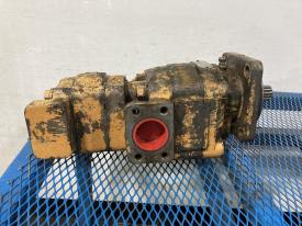 Case 821 Hydraulic Pump - Used | P/N L126103