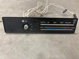 Freightliner FLD120 Heater A/C Temperature Controls - Used | P/N A22305290