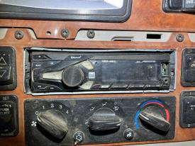 Peterbilt 389 Tuner A/V Equipment (Radio)