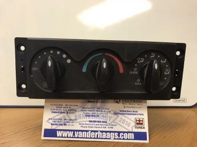 International Transtar (8600) Heater & AC Temperature Control - 3827580C1