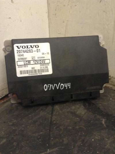 Volvo VNL Cab Control Module CECU - 2074428301