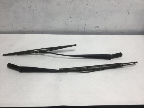 Ford F550 SUPER DUTY Both Windshield Wiper Arm: Pair Of Wiper Arms