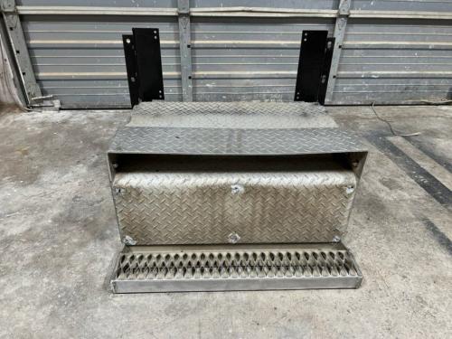 1989 Peterbilt 379 Aluminum Battery Box | Length: 31.00 | Width: 19.0