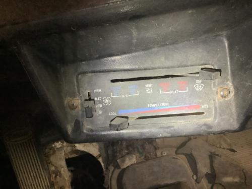 1987 Peterbilt 377 Heater & AC Temp Control: 3 Levers, Fan Control Knob Is Cracked