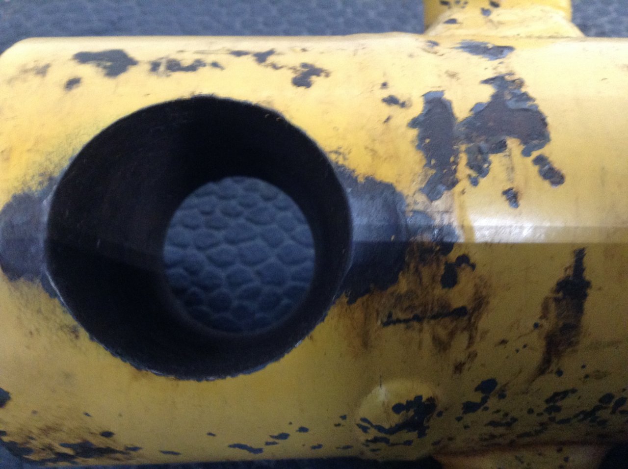 John Deere  Hydraulic Cylinder - MG87038978
