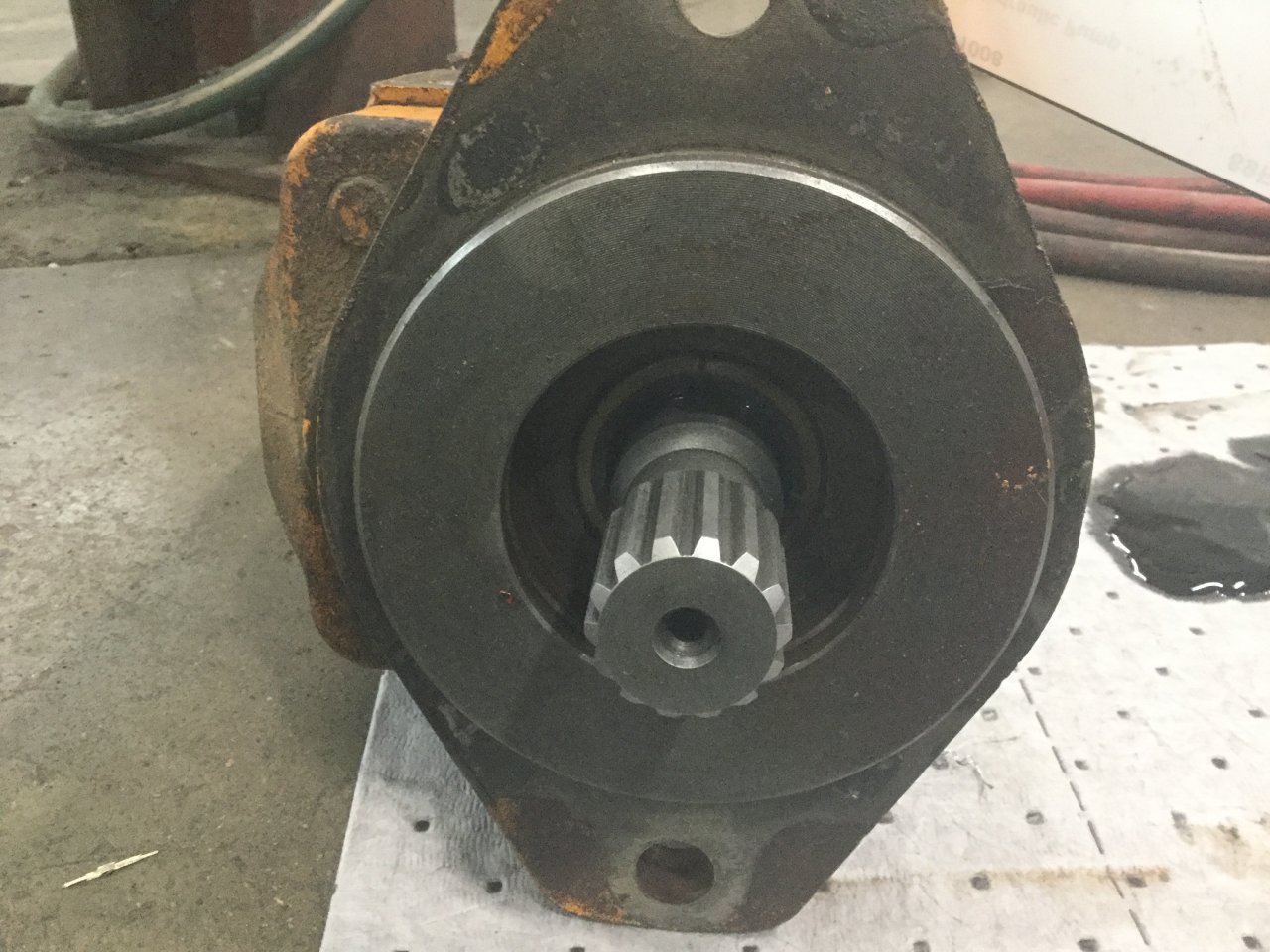   Hydraulic Pump - L26895