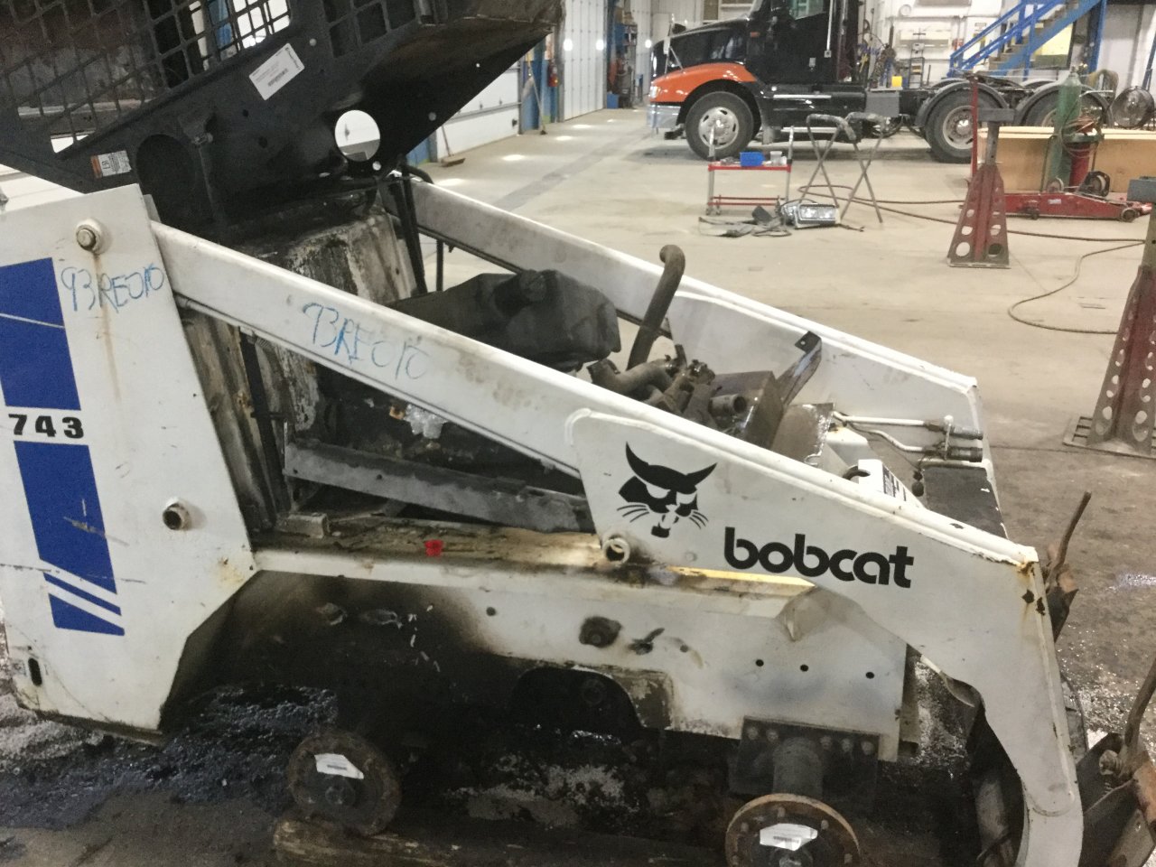 Bobcat 742B Gear Box - 6705287