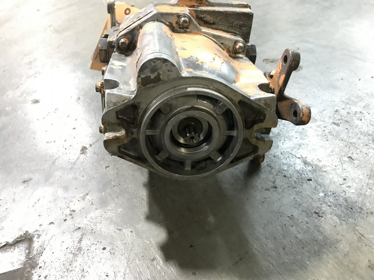   Hydraulic Pump - D82518