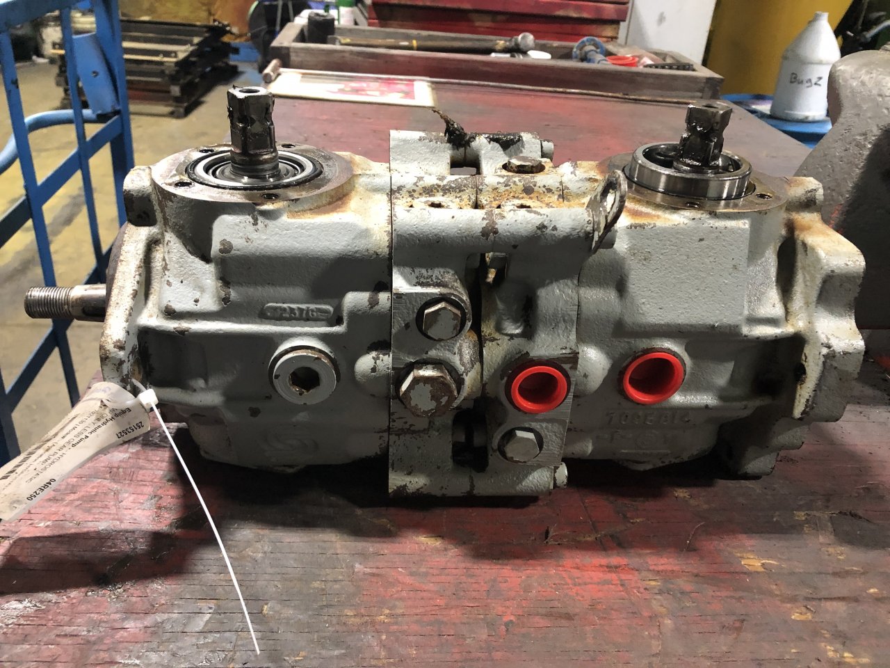 Bobcat T300 Hydraulic Pump - 6685036