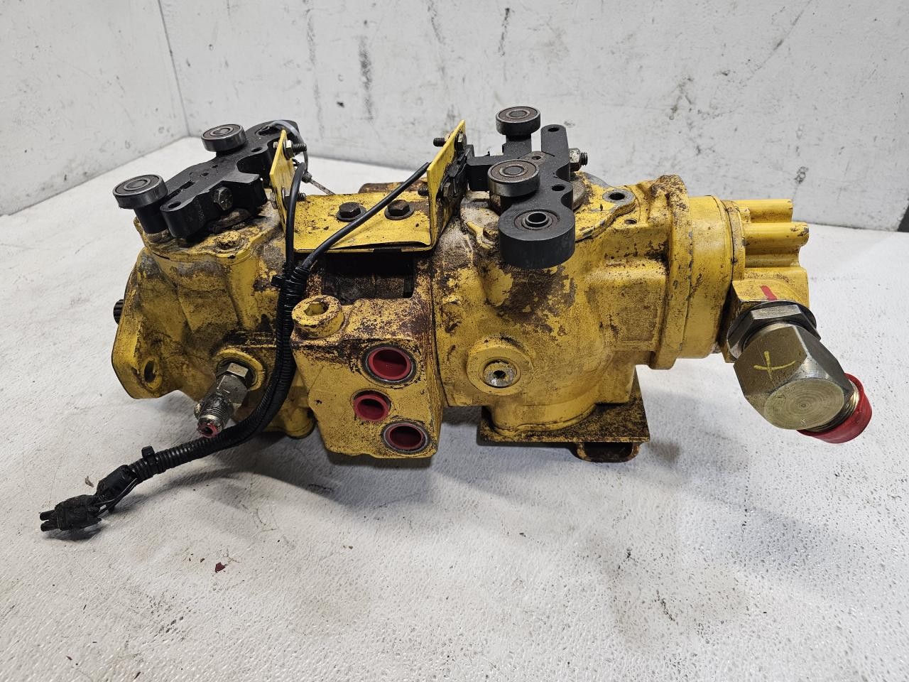  Hydraulic Pump - 78364-RAV-02