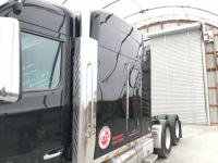2013-2025 Peterbilt 579 BLACK FOR PARTS Sleeper - For Parts