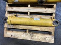 Case 1150 Left/Driver Hydraulic Cylinder - Used | P/N D36320