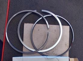 Mercedes MBE4000 Engine Piston Ring Set - New | P/N A4600300424