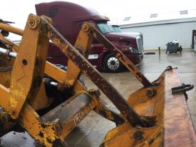 Case W18 Right/Passenger Linkage - Used | P/N L46484