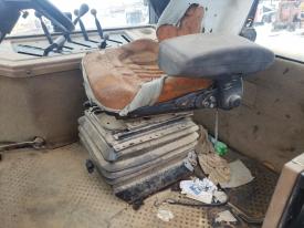 CAT CHALLENGER 65 Seat - Used