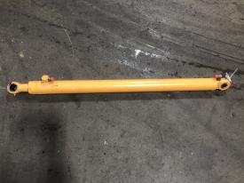 Case 420 Series 3 Left/Driver Hydraulic Cylinder - Used | P/N 87705799