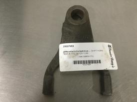 Meritor RD23160 Diff & Pd Shift Fork - Used | P/N 3296B1172