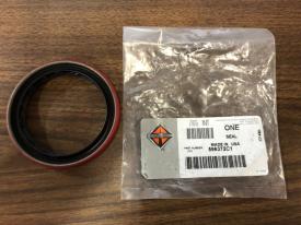 Spicer ESO65-7A Transmission Seal - New | P/N 596372C1