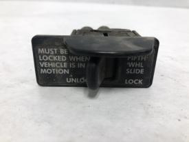 Freightliner COLUMBIA 120 Fifth Wheel Dash/Console Switch - Used | P/N 3270267G