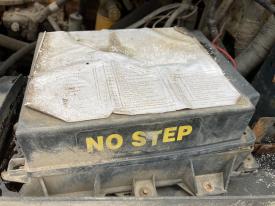 Ford L9513 Fuse Box - Used