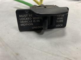 Freightliner COLUMBIA 120 Fifth Wheel Dash/Console Switch - Used | P/N 32702