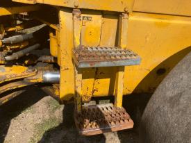 John Deere 544A Left/Driver Step - Used | P/N AT32380