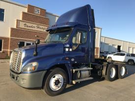 2016 Freightliner CASCADIA Truck: Tractor, Tandem Axle Day Cab