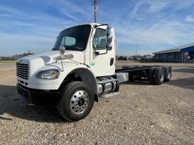 2015 Freightliner M2 106 Truck: Cab & Chassis, Tandem Axle