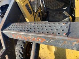 New Holland L553 Step - Used | P/N 620066
