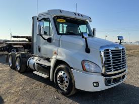 2017 Freightliner CASCADIA Truck: Tractor, Tandem Axle Day Cab
