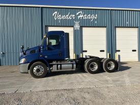 2017 Freightliner CASCADIA Truck: Tractor, Tandem Axle Day Cab