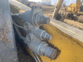 Gehl R220 Equip Auxiliary Coupler - Used