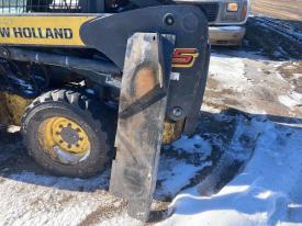 New Holland L175 Left/Driver Fender - Used | P/N 87058957