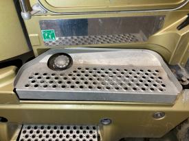 Kenworth T600 Right/Passenger Step (Frame, Fuel Tank, Faring) - Used