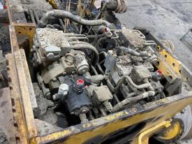 John Deere 750E Left/Driver Hydraulic Motor - Used | P/N AT178117