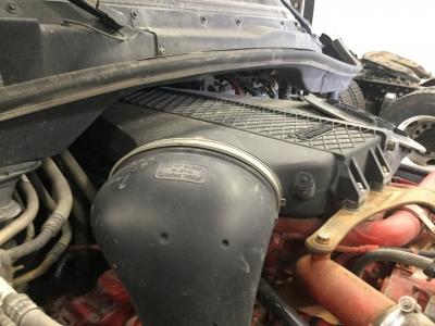 Freightliner Cascadia Air Cleaner