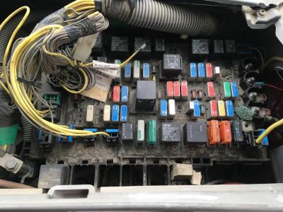 Freightliner Columbia 120 Fuse Box - A06-48433