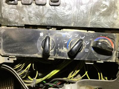 Freightliner Columbia 120 Heater & AC Temperature Control - A2251694000