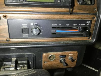 Freightliner FLD120 Heater & AC Temperature Control - A22305291
