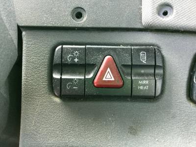 Freightliner Cascadia Dash / Console Switch