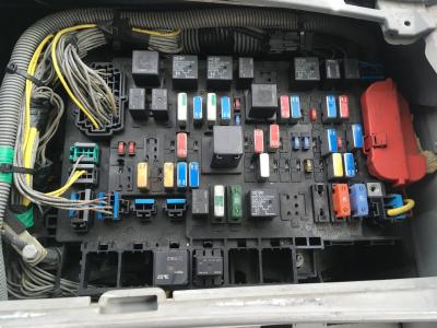 Freightliner Columbia 120 Fuse Box - A0648433