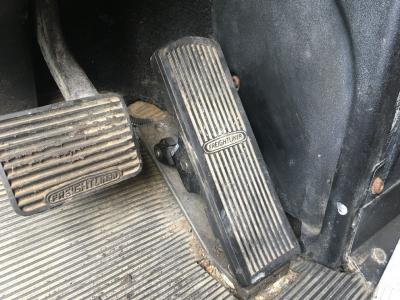 Freightliner FLD120 Foot Control Pedals
