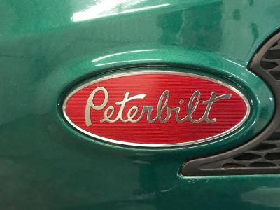 Peterbilt 579 Emblem