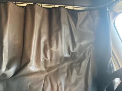 Freightliner Cascadia Interior, Curtains