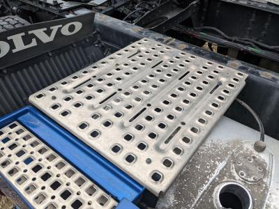 Volvo VNL Deckplate