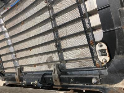 Freightliner Cascadia Hinge