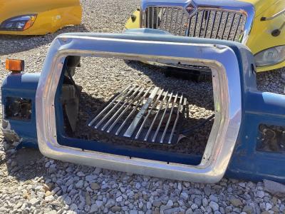 Ford LN8000 Grille