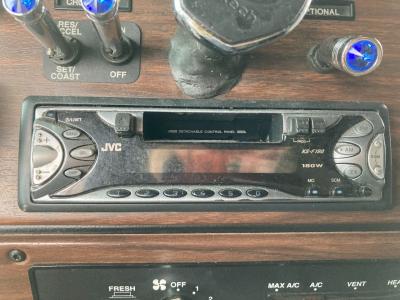 Freightliner Classic XL A/V (Audio Video) - KD528