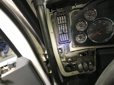 Kenworth T680 Dash Panel